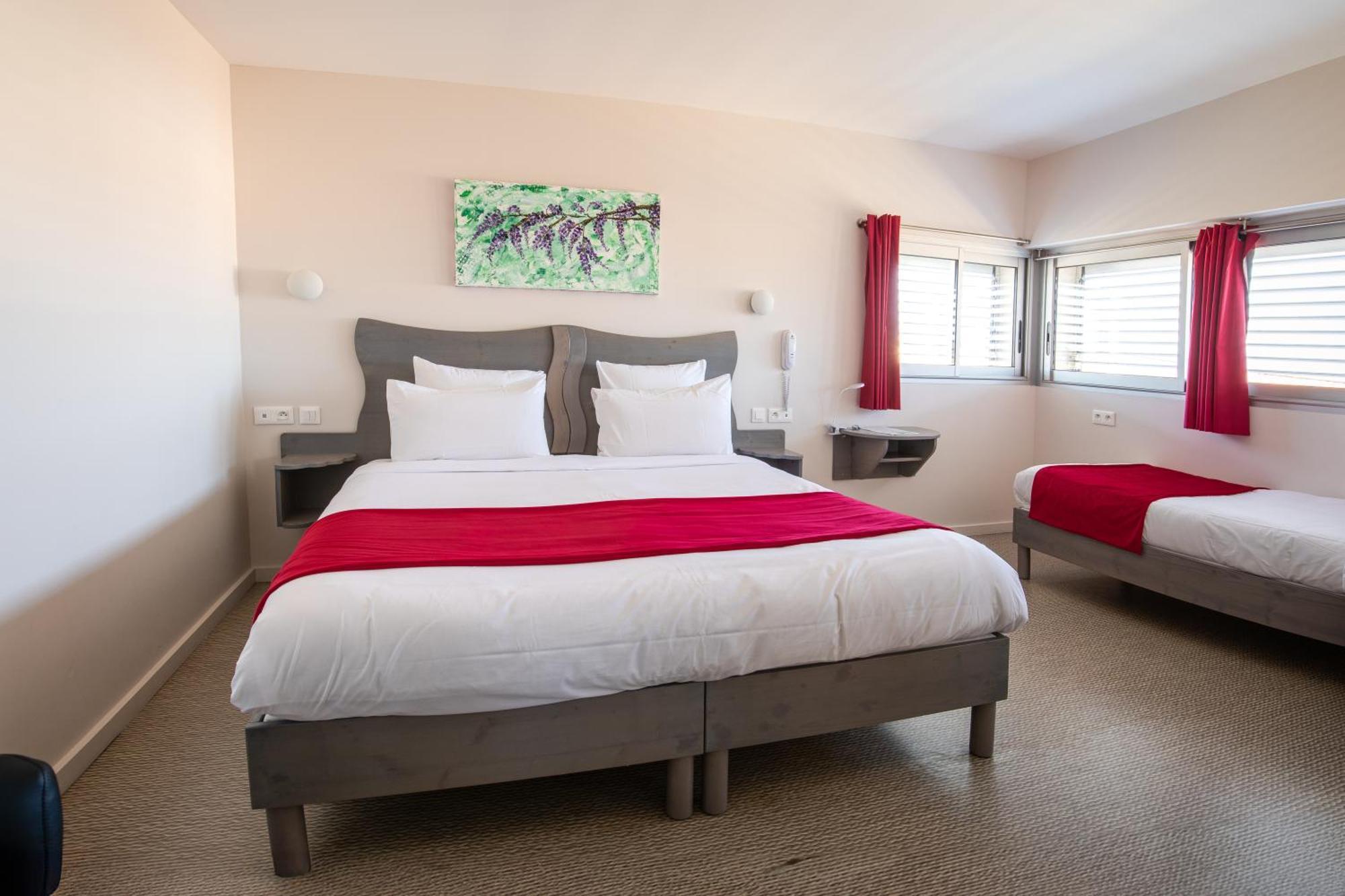 De La Hotel 3*